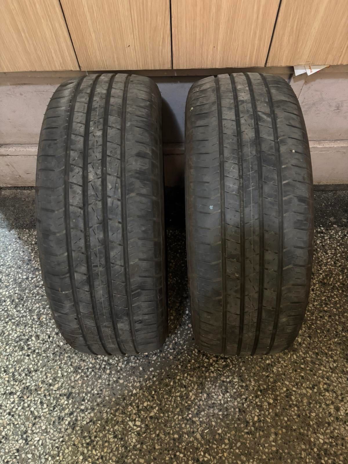 2 бр. Гуми за автомобил