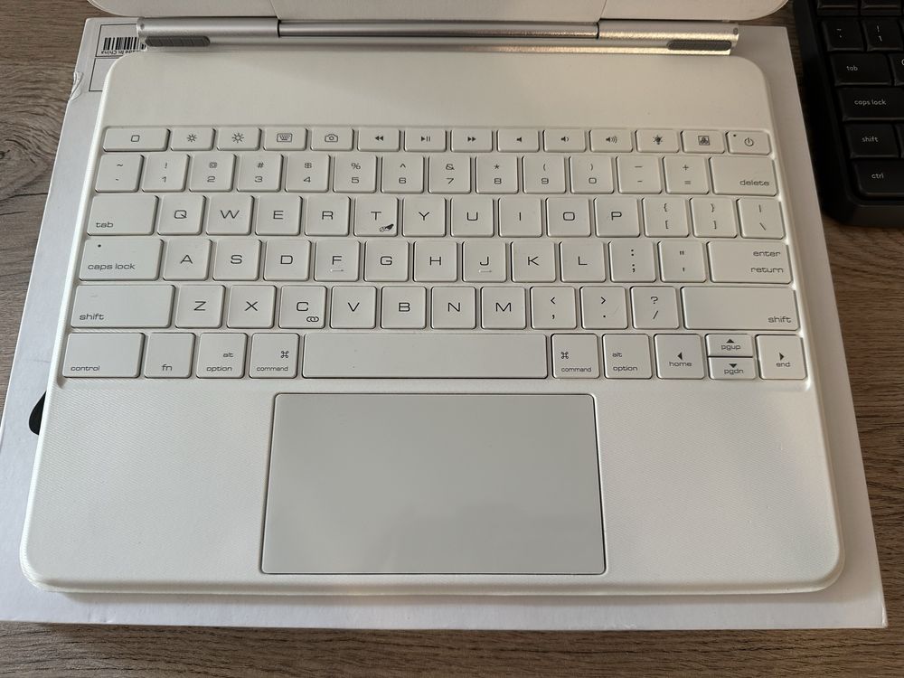 Magic Keyboard 12.9” (KO)