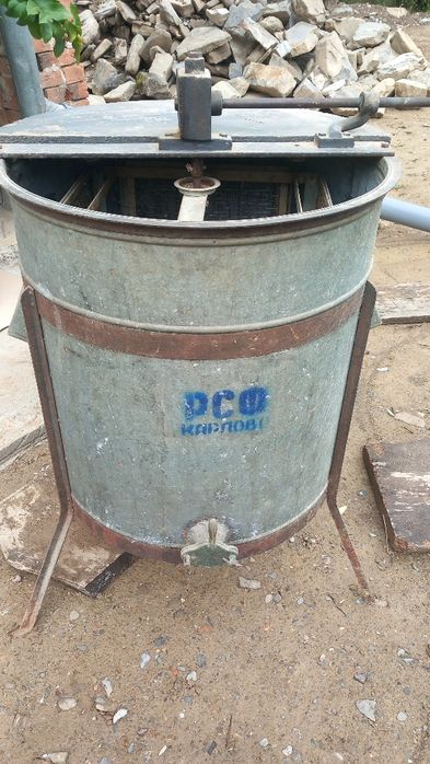 Продавам центрофуга за мед