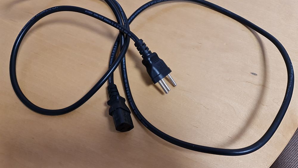 Cablu alimentare calculator