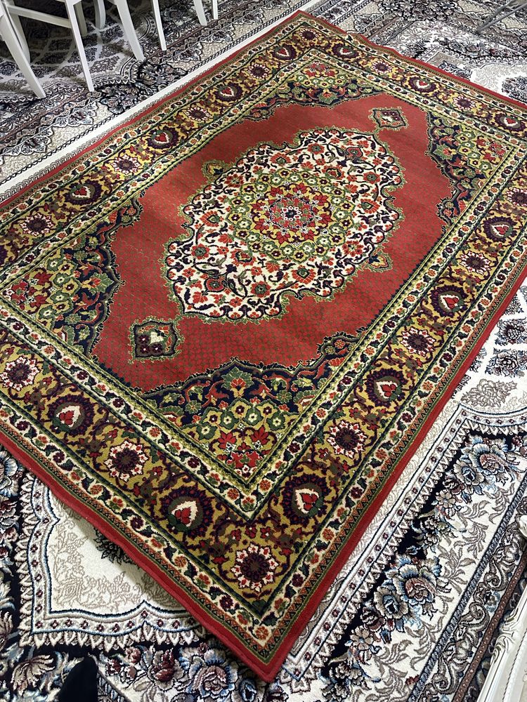Turkman shers Gilam sotiladi razmeri 2x3