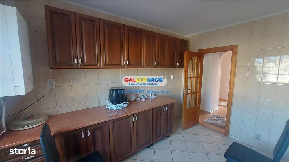 Inchiriere apartament 3 camere, etaj 3, Stejari!