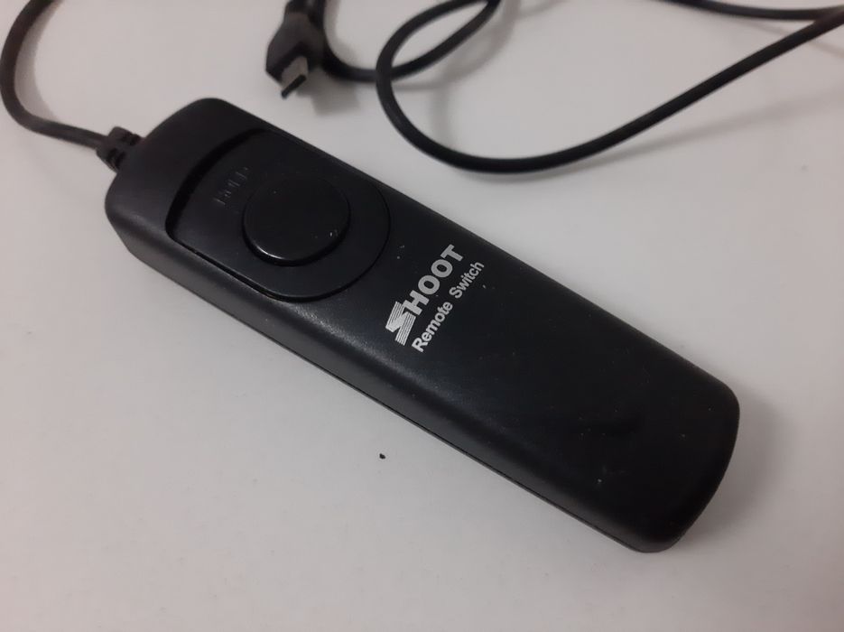 Declansator/telecomanda pentru aparate foto (shoot remote switch)