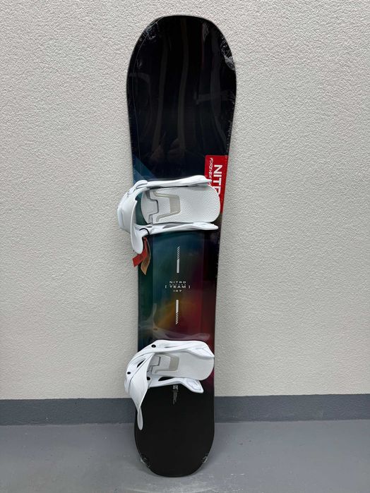 placa noua snowboard nitro future team L147cm
