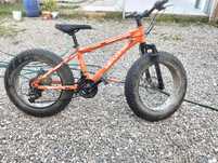 Bicicleta cu roti groase