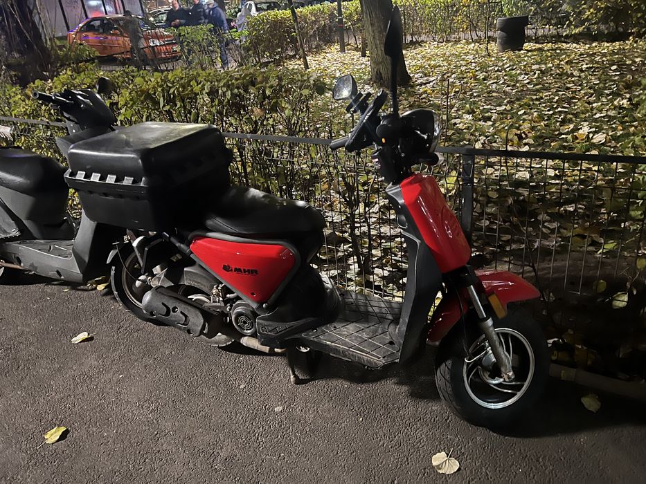 Închiriez scuter fara permis ( 25 km/h cu carte R.A.R.)