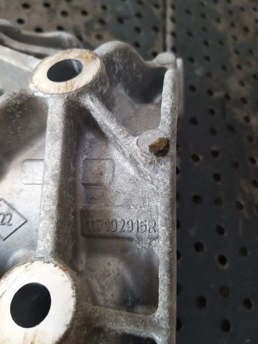 Suport alternator 1.2 b renault clio 4 117102915r