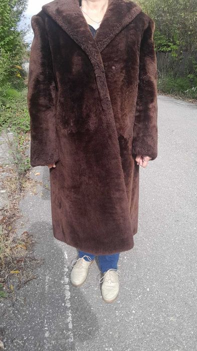 Haină Mouton dore, originală din anii 60, stare exxcepțională.