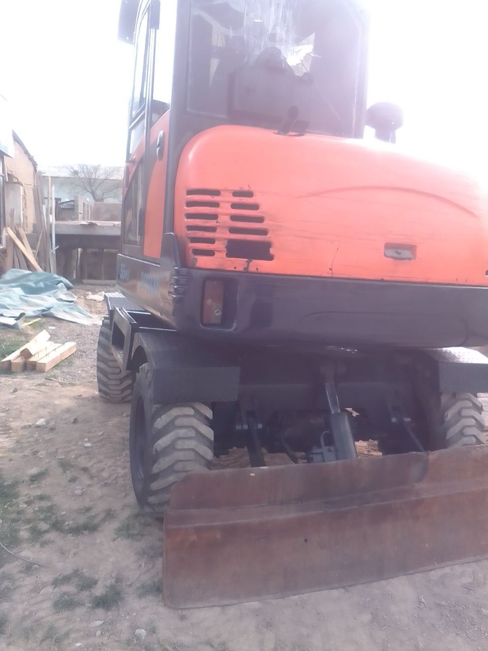 Экскаватр Doosan Ekskavatr