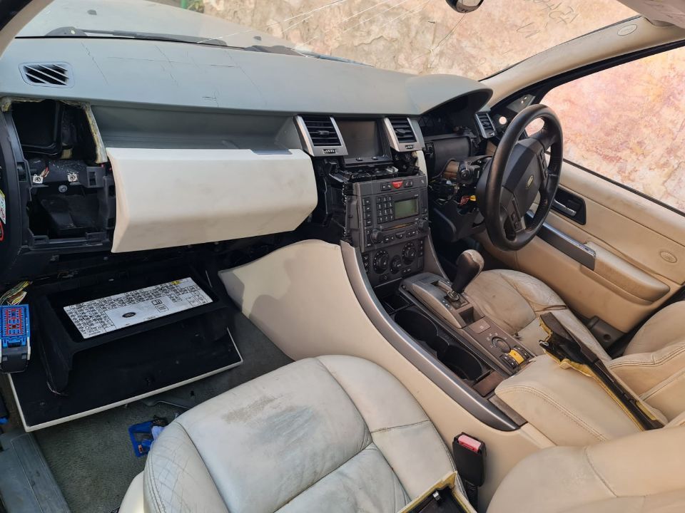 Dezmembrez Range Rover Sport motor 2.7 diesel TDV6 / dezmembrari  / piese cu garantie / service JLR