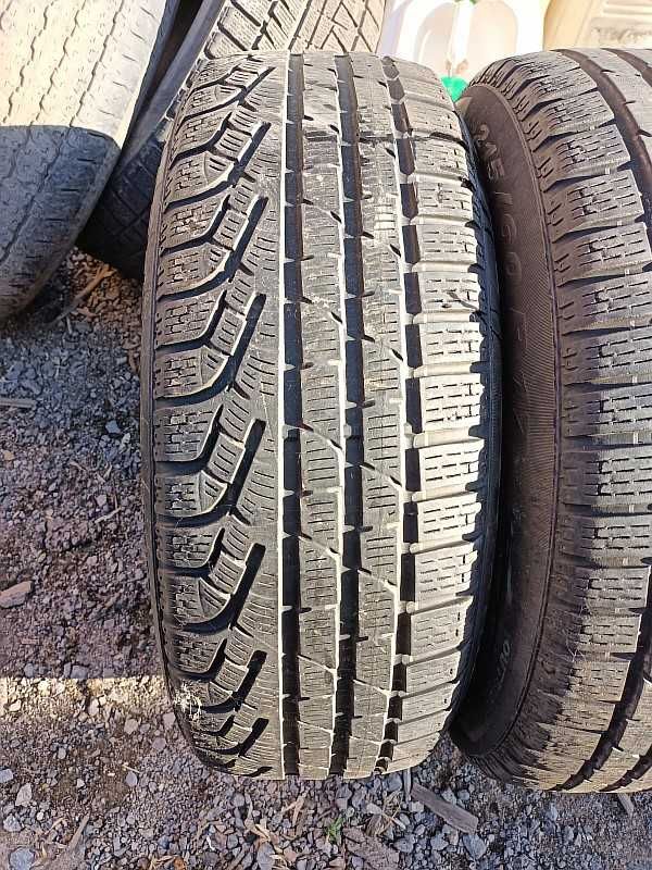 Шины 215/60 R17 - "Pirelli Sottozero Winter 210 Serie II" (Румыния).