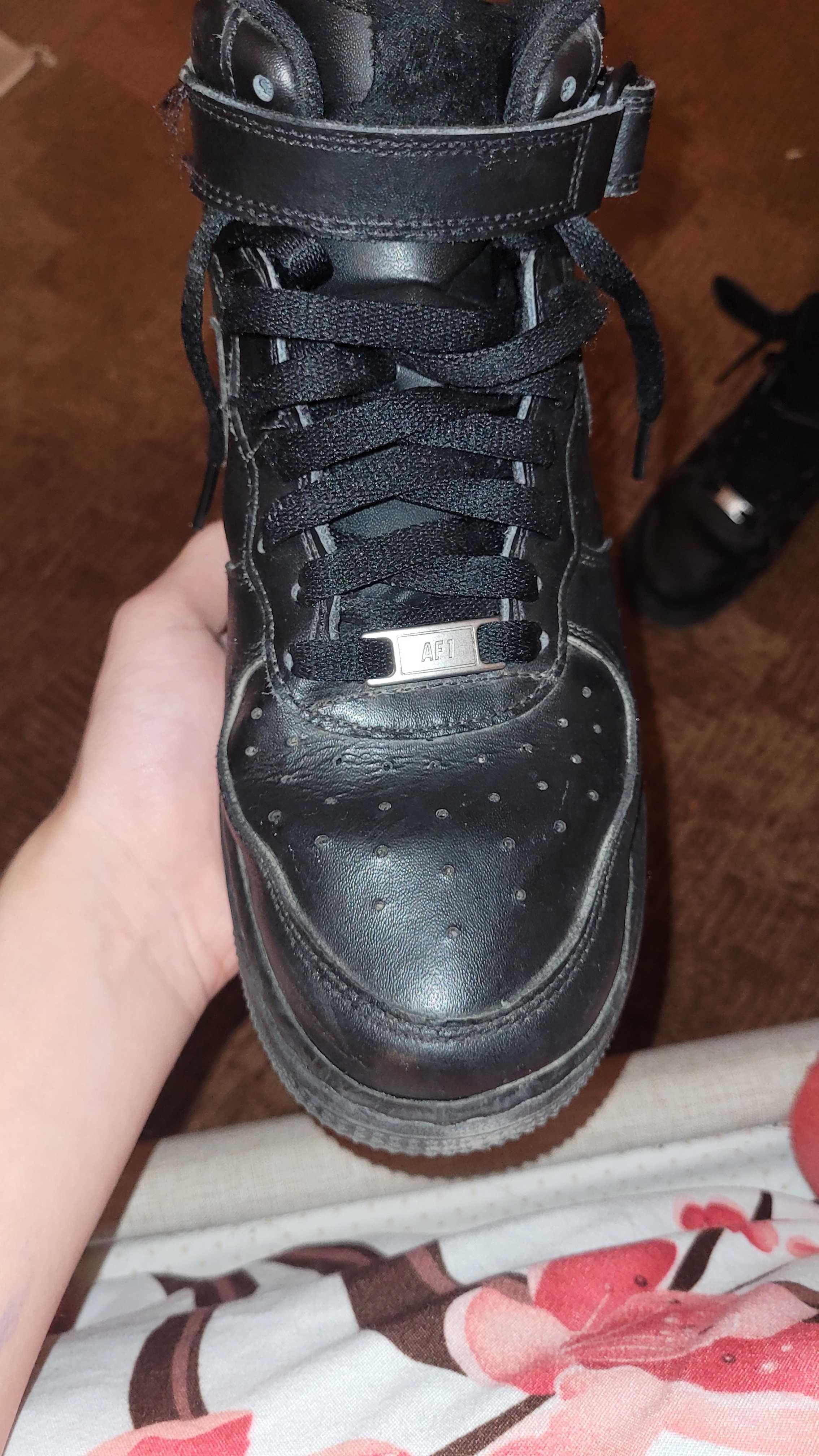 Vand af1 triple Black mid