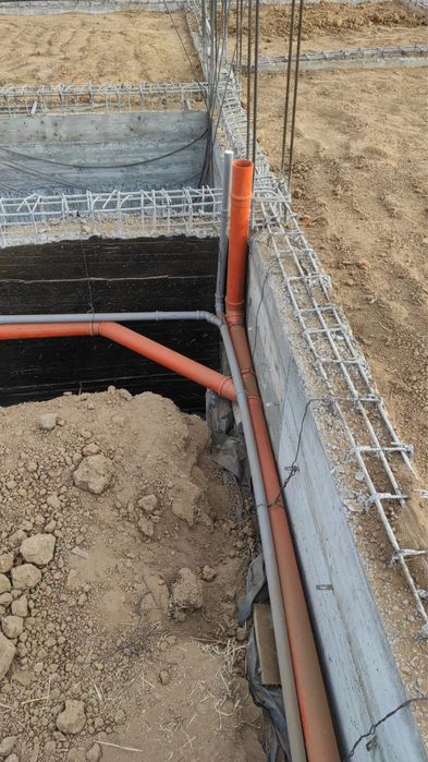 Firma constructori seriosi si profesionali.