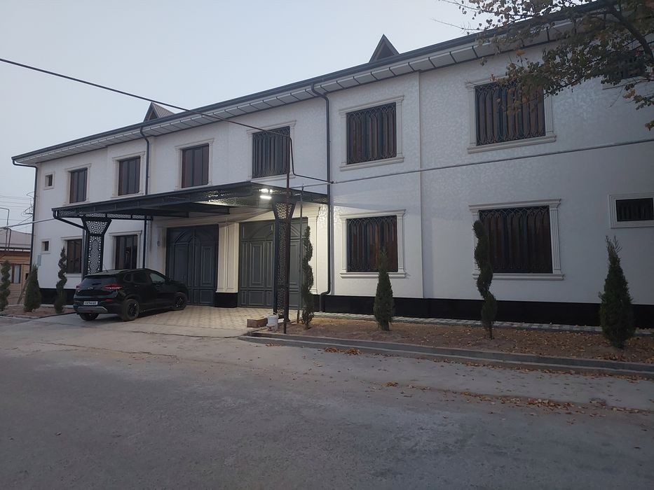 Янги курилган 11 хонали уй сотилади