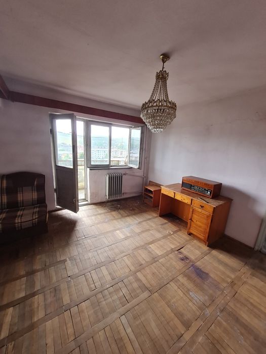 Vând apartament 2 camere în Câmpulung