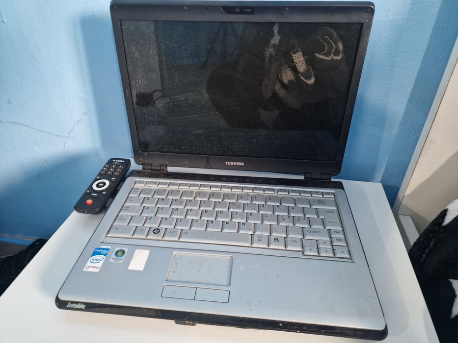 Vand leptop TOSHIBA