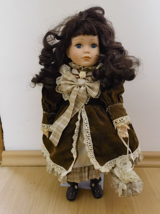 Порцеланови колекционерски кукли