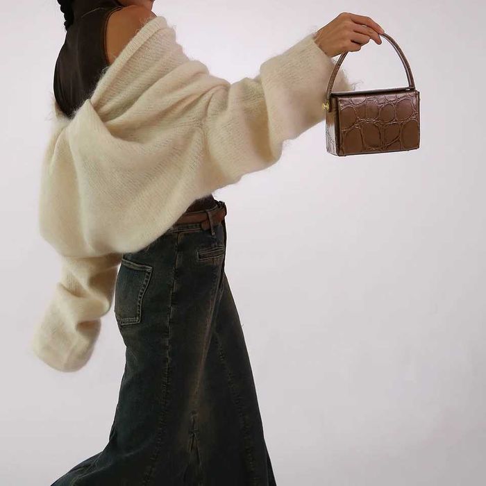 Кафява малка дамска чанта почти нова