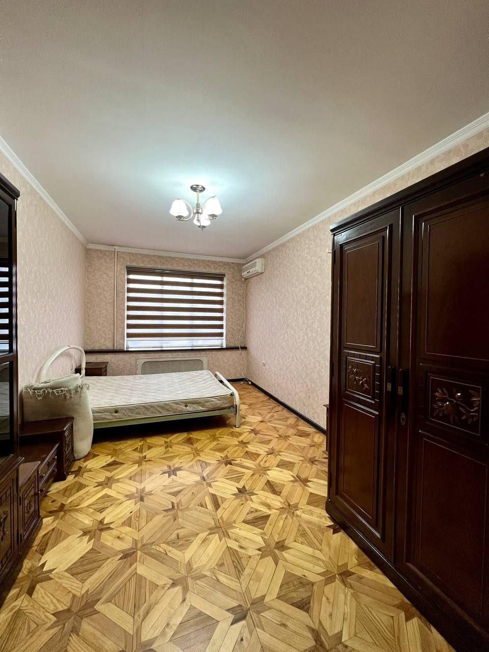 Продаётся квартира 2/3/5 , Мирабадский р-н, Госпитальный рынок