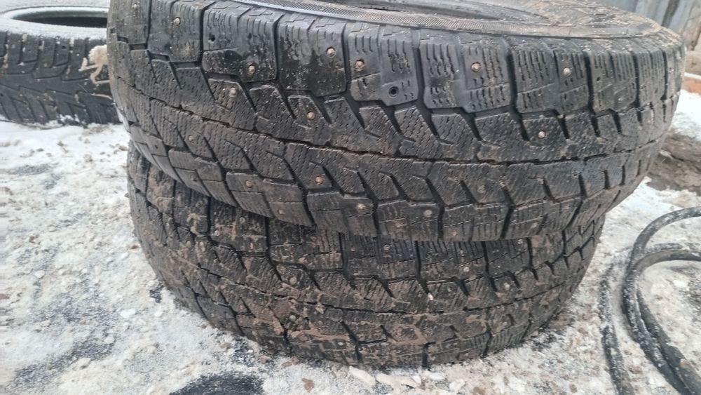 Продам б/у 2 шины  кордиант