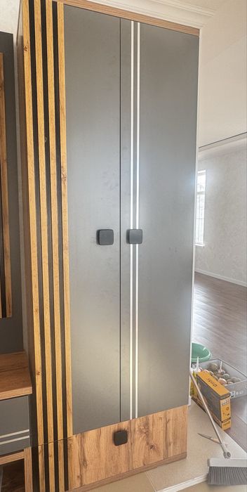 Продам шкаф для прихожей