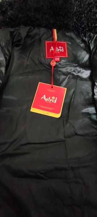 Продам женскую демисезонную куртку Astrid