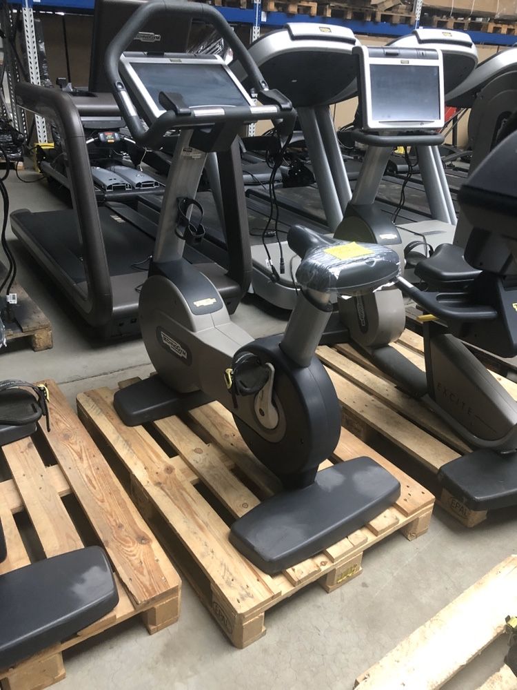 Depozit aparate fitness technogym element line