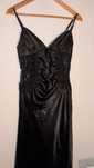 Rochie neagră din satin, de seară/nunta/evenimente,cu decolteu+dantela