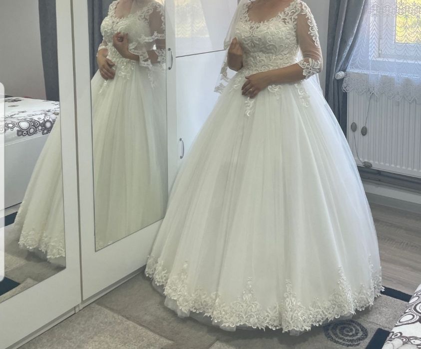Rochie mireasă +voal+crinoline
