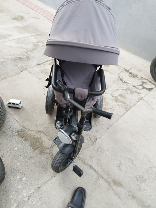 Трёхколёсный велосипед сотилади.