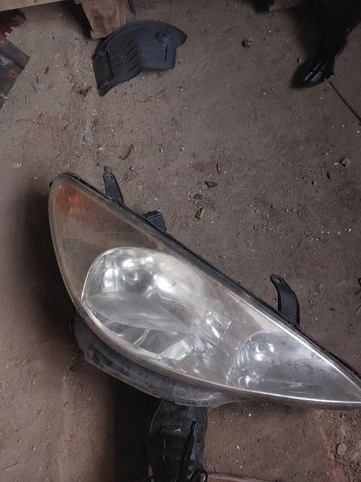 Ляв фар Toyota previa 2.0d d4d 116кс  Тойота превиа