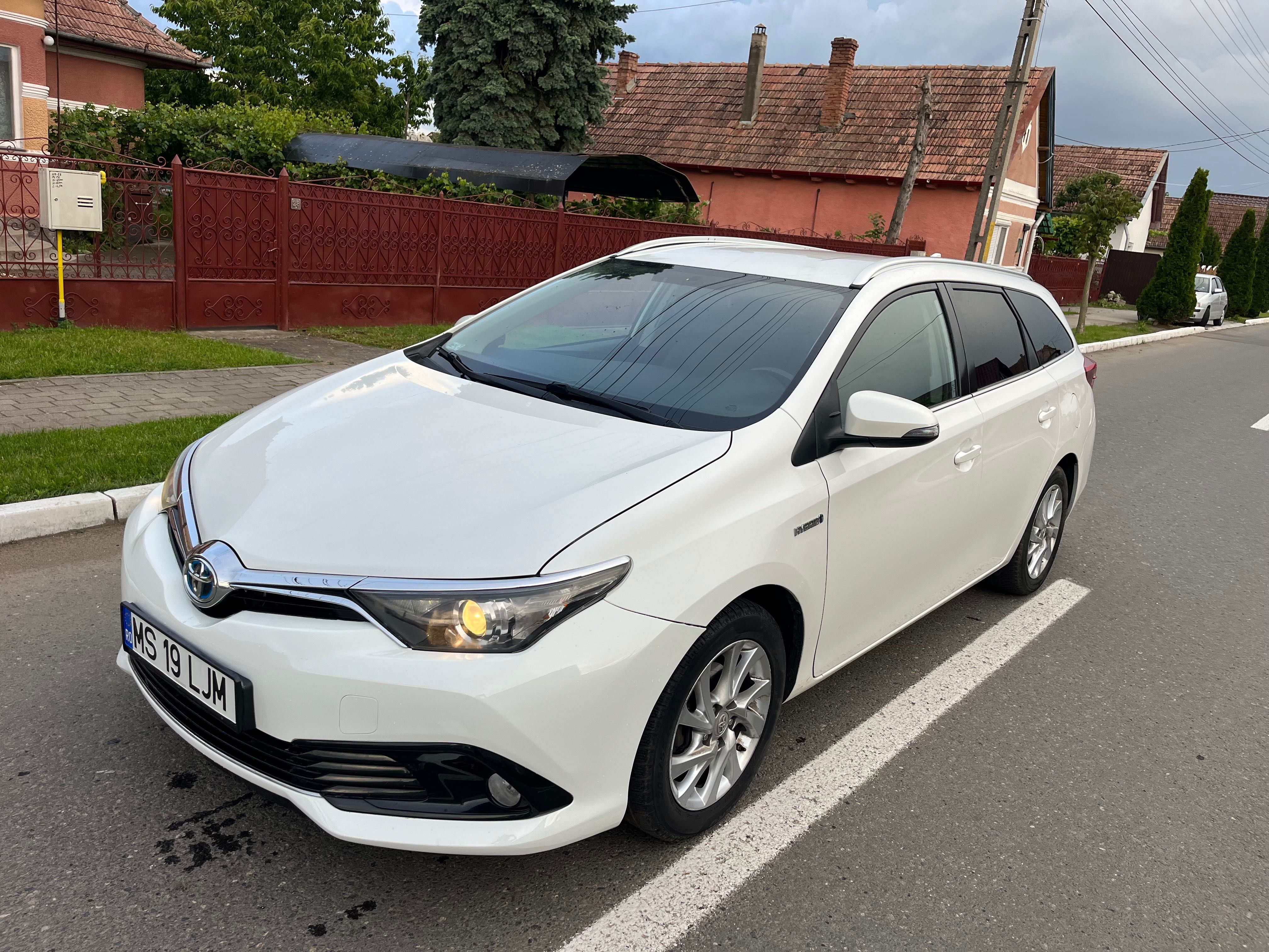 2016 Toyota Auris Hybrid break , 149000 km, proprietar