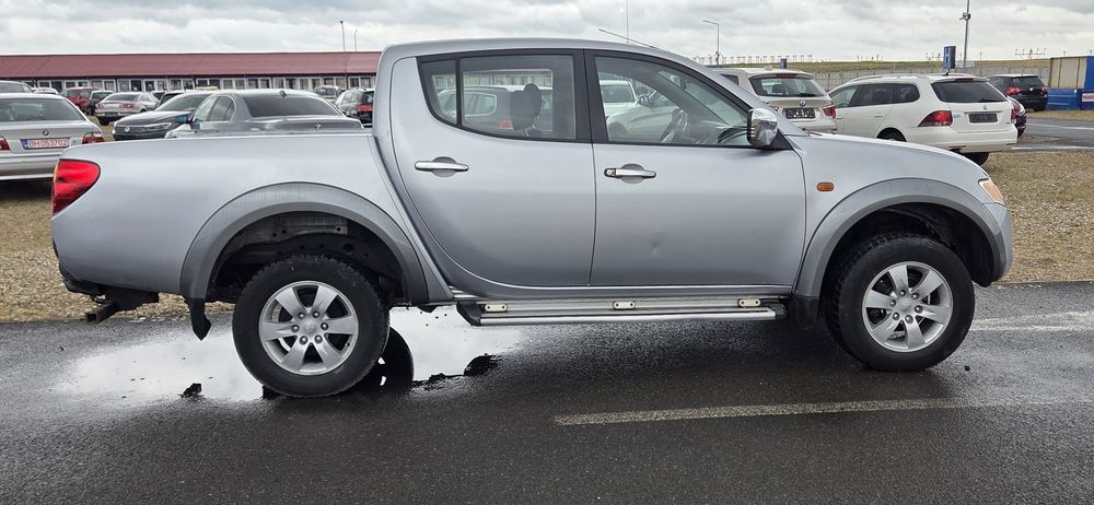 Mitsubishi L 200 climatronic 4x4 Cutie de viteza automată