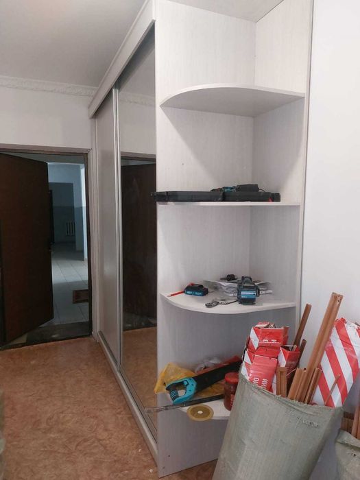 Продам срочно шкаф