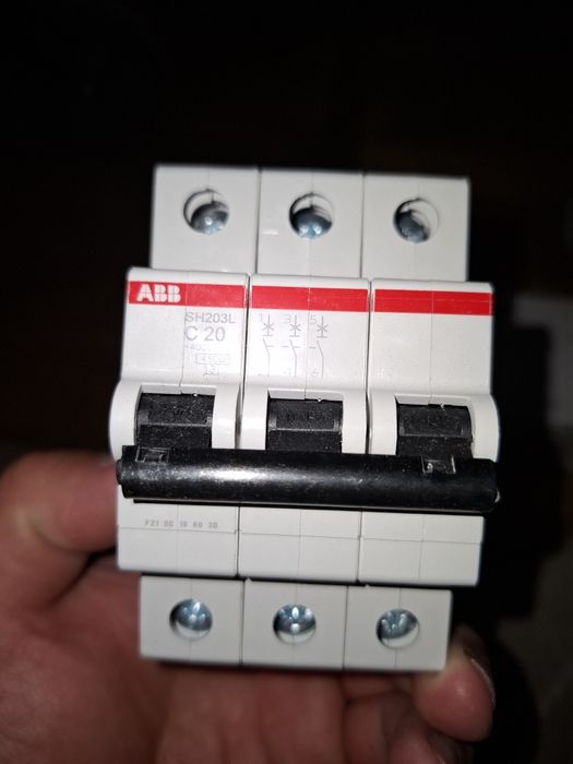 Продается автомат ABB 20 ампер 3х полюсный оригинал