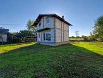 Casa la rosu din 2013 + teren 745 mp pe DN1  in Puchenii Mari