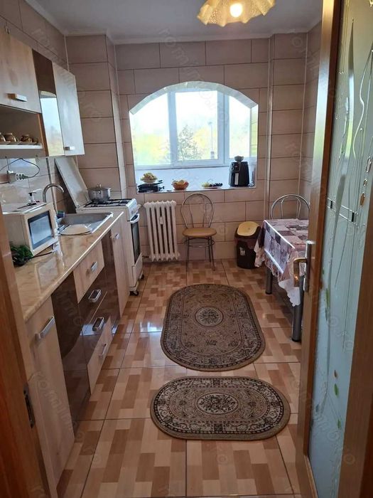 PARTICULAR apart 3 camere etaj 2 Lacul Tei