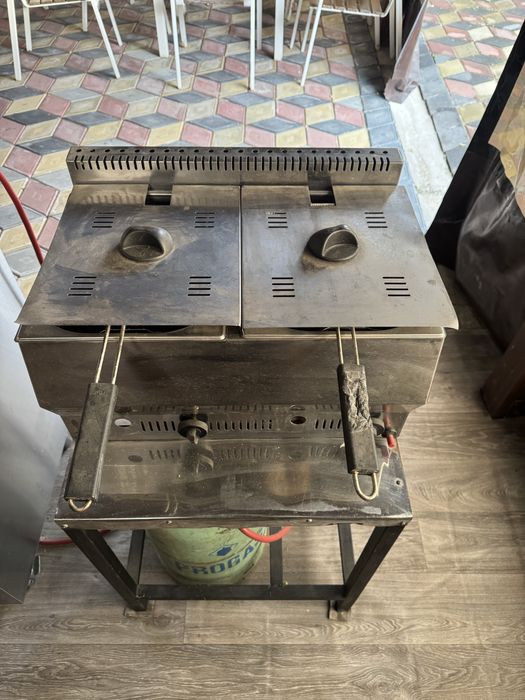 Grill pe gaz, friteuza dubla pe gaz si friteuza simpla pe curent