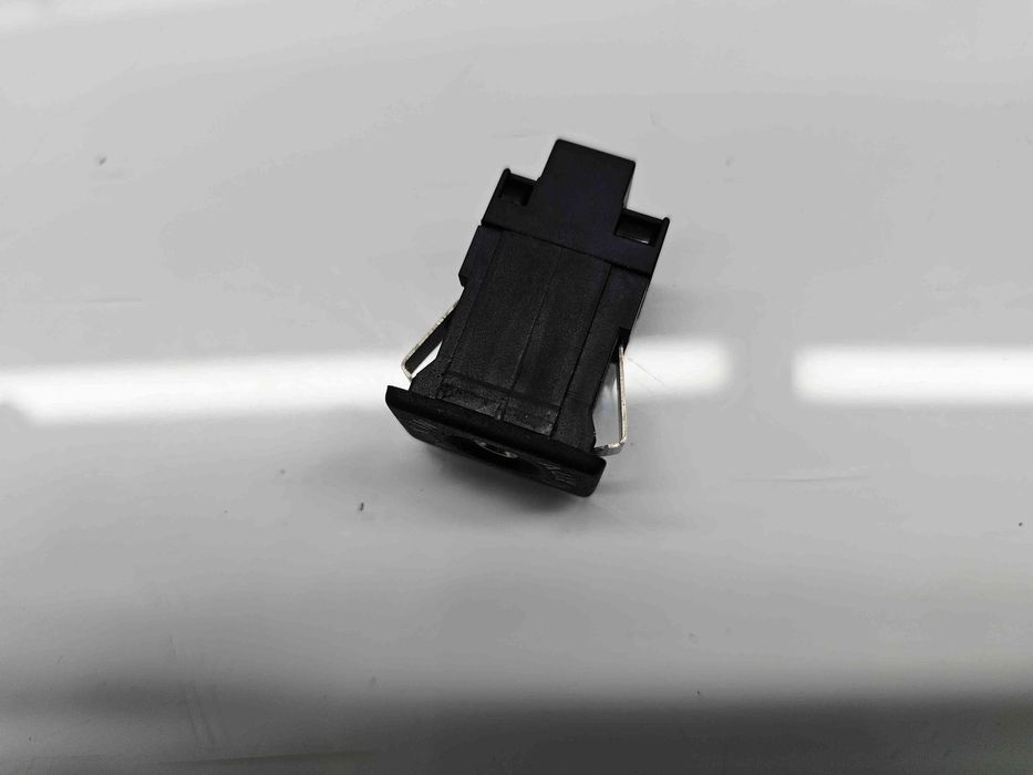 Conector auxiliar USB Volkswagen Golf 6 (5K1) [Fabr 2009-2013] OEM