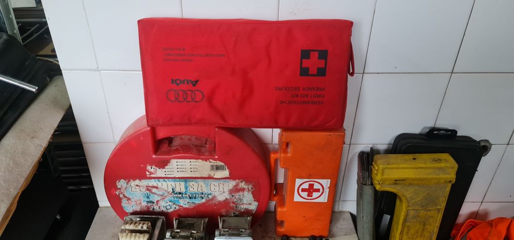 Ауди А4 Б5 принадлежности