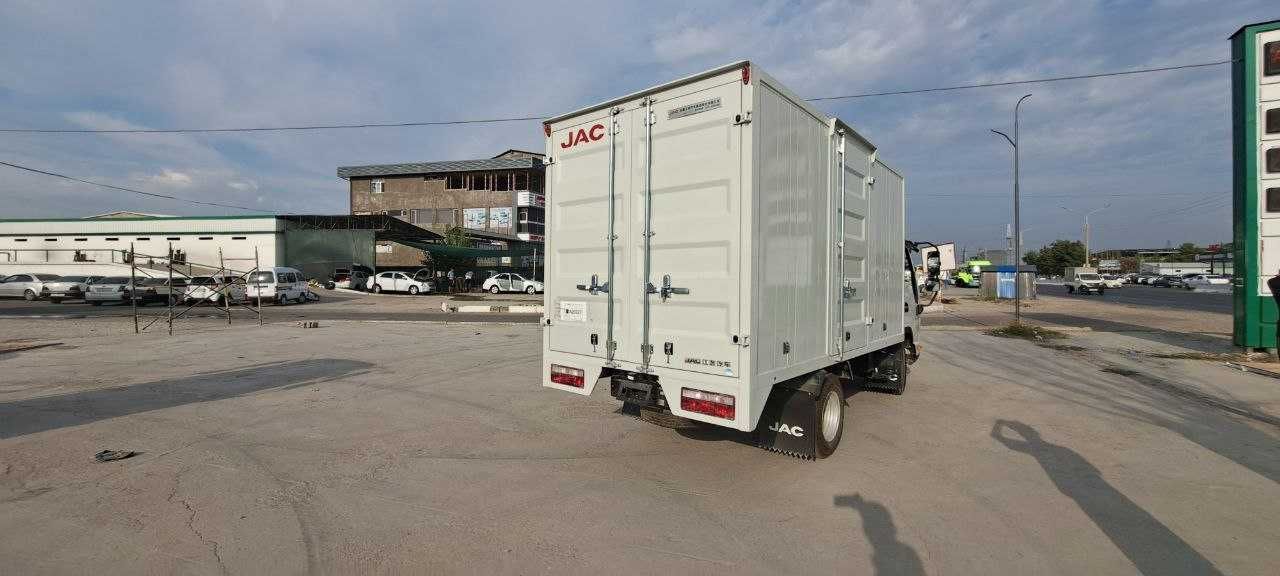 Мини грузовик JAC J3 бортовой фоизсиз булиб тулашга берилади.