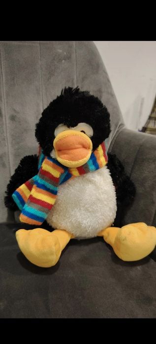 Pinguin interactiv și gașca sa