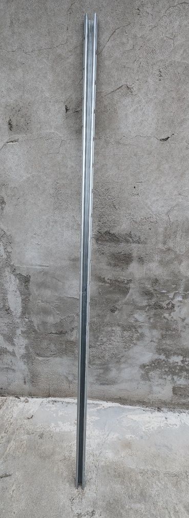 Stalpi metalici noi