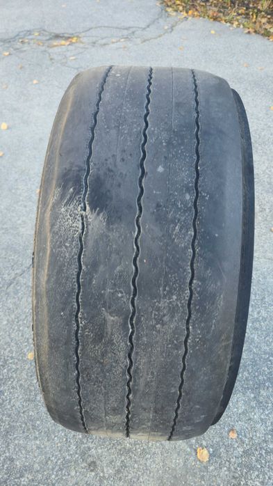 385 55 22.5 Michelin с ръб