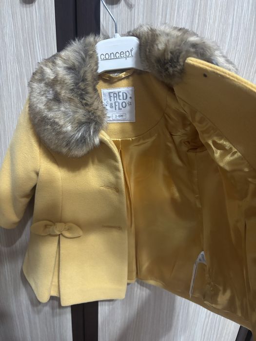 Vând palton 3-6 luni nou