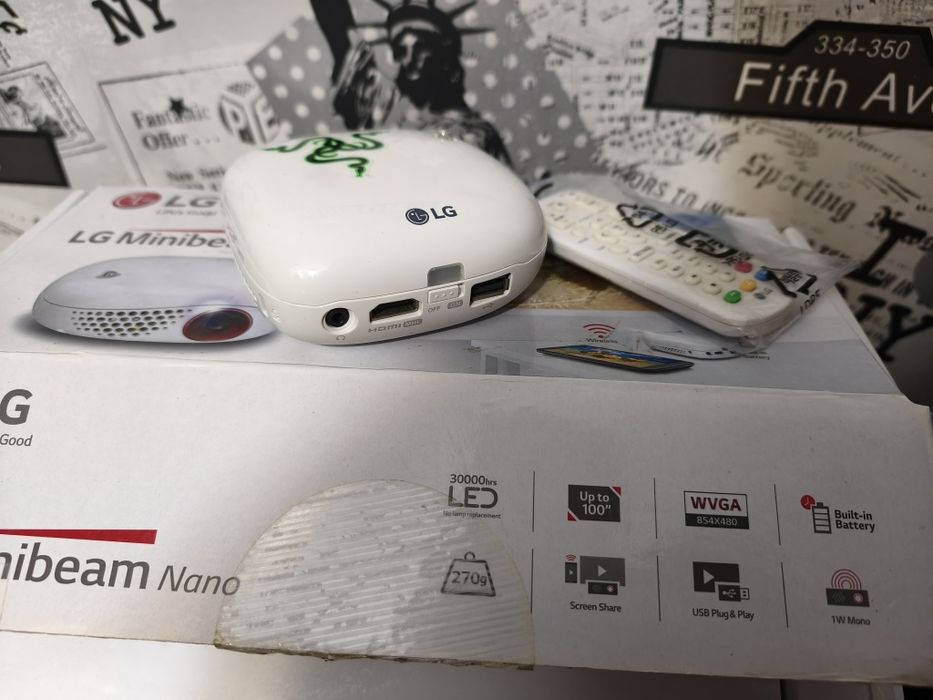 Videoproiector portabil LG