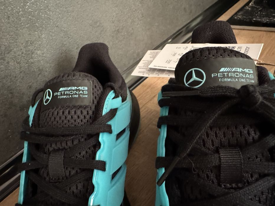 Детски маратонки Adidas, номер 37 1/3, нови с кутия