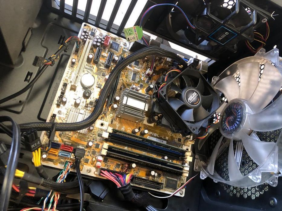 Unitate Pc Medion CmStorm QuadCore QuadCore 2.40 Ghz -A-