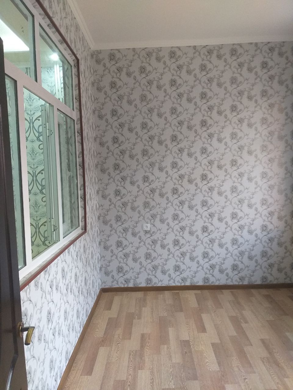 ДИҚҚАТ ЭЪЛОН ! ! ! Квартира сотилади ками бор!