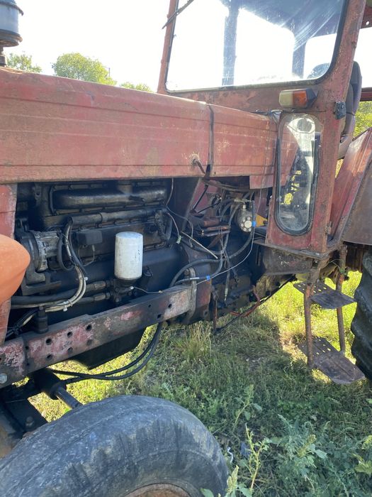 Vând tractor UTB650